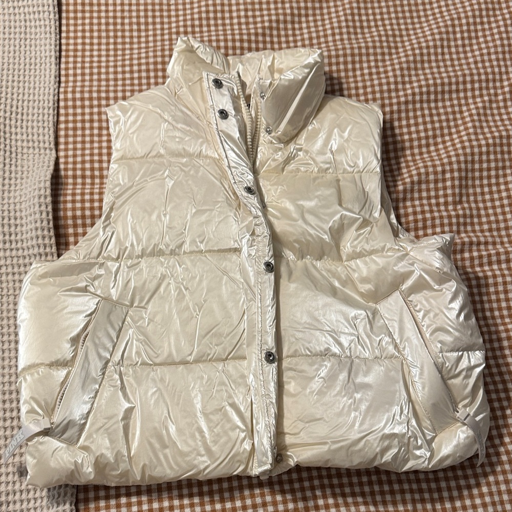 PINK Victoria's Secret Ivory Puffer Vest